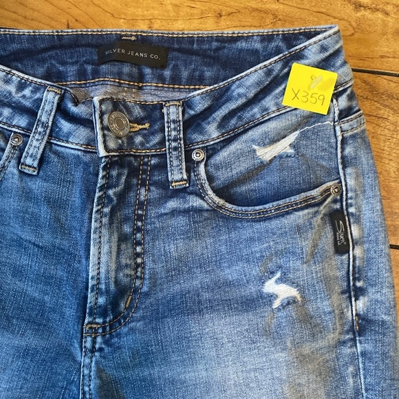 Silver Jeans Avery Skinny Jeans - Picture 2 of 6